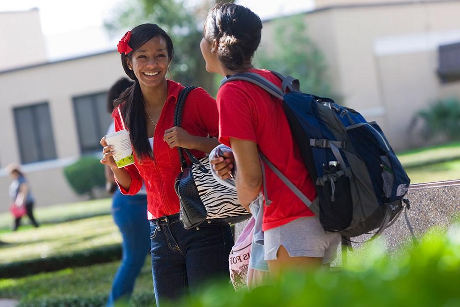 LU Campus Dining | Female Students